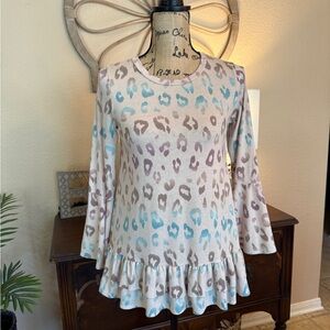 New Boutique Leopard Print Ruffle Hem Top